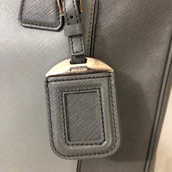 AUTHENTIC PRADA SAFFIANO - Picture 14 of 16
